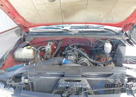 2000 Chevrolet Silverado 1500 Ls from USA, damaged, VIN 2GCEC19T3Y1344874